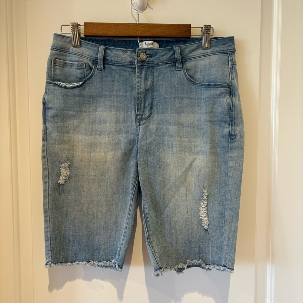Kensie Jeans fringed hem knee-length cut-off style shorts sz 8/29